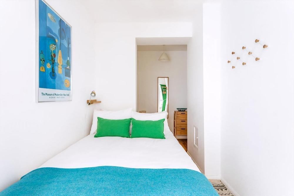 Cosy Pimlico Retreat - Tap to explore photos