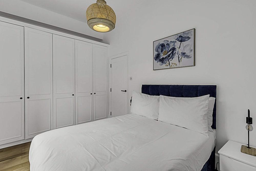 Kdr-p2 - Contemporary Oasis in Paddington II - Tap to explore photos