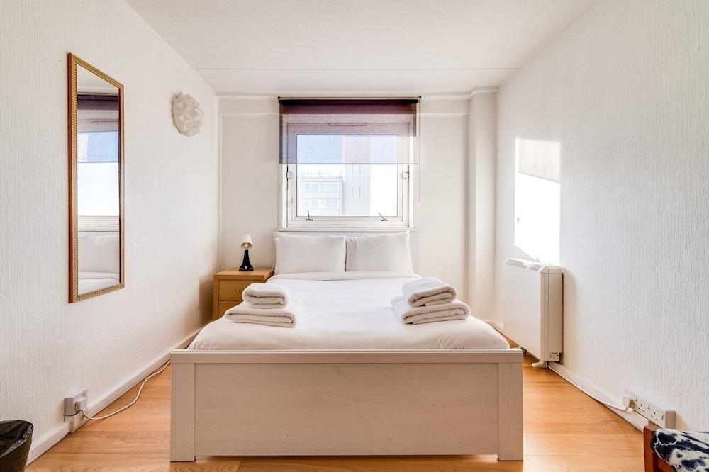 Cosy Battersea Flat - Tap to explore photos