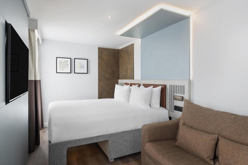 Spark by Hilton London Romford Room Type - Room, 1 King Bed