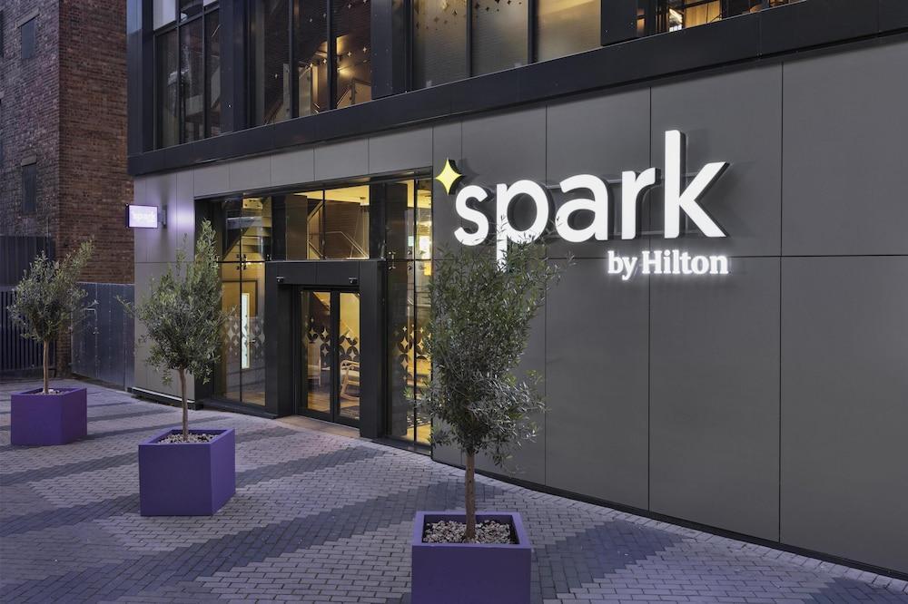 Spark by Hilton London Romford - Tap to explore photos