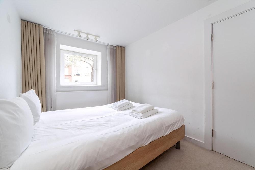 City Relay Two Bedroom Belgravia Charm - Tap to explore photos