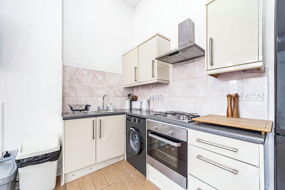 Incredible Location In Central London - Tap to explore photos