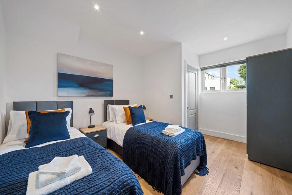 Sebright House - Tap to explore photos