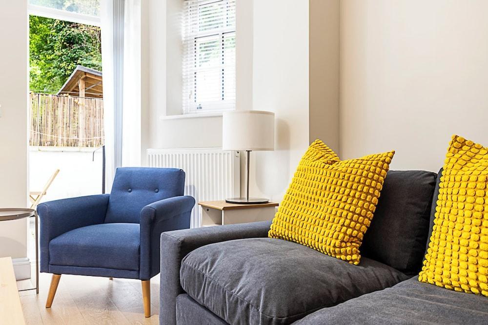 Charming and Modernised Edwardian Flat - Tap to explore photos