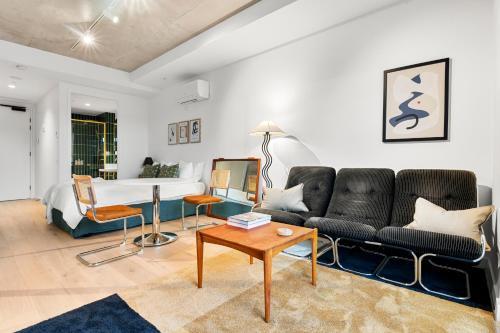 Mid-Century Modern Hideaway - Tap to explore photos