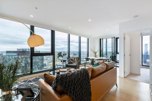 Sensational 270 Manhattan Views Opposite Crown