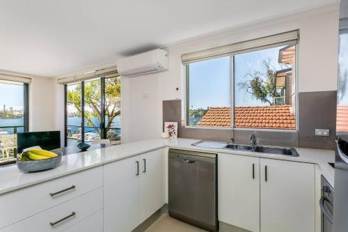 STG38 - stunning waterfront apartment - Drummoyne - Tap to explore photos