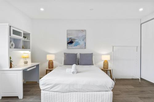 Burwood 1Br studio nearTrain StationShopping