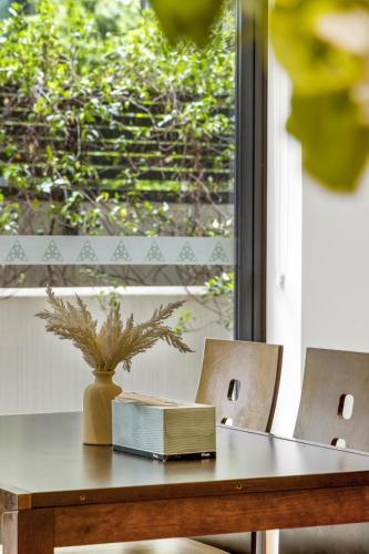 Super comfy 2B Apt in Burwood - Tap to explore photos