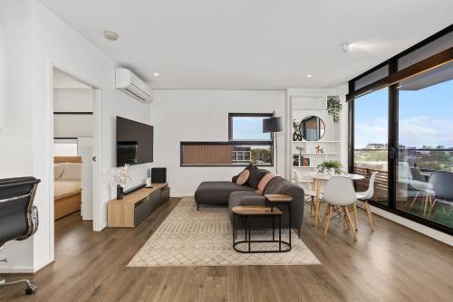 Stunning City Views Apt w Balcony & Study Desk! - Tap to explore photos