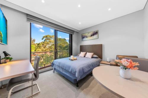 Nice and quite studio Roseville - Tap to explore photos