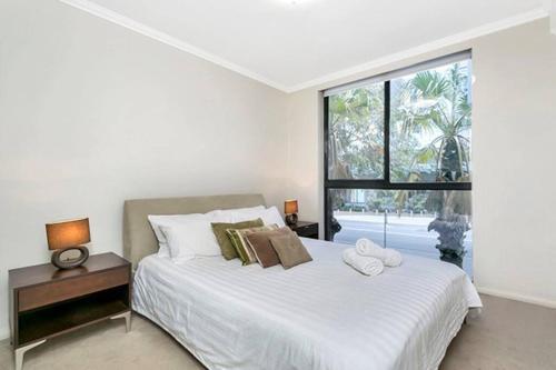 HERB1-Tastefully Furnished & Designed St Leonards - Tap to explore photos