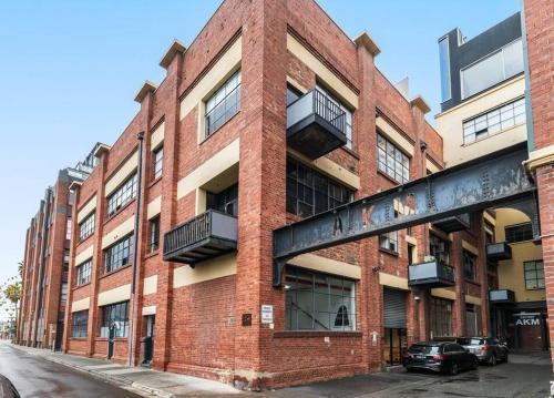 Cool Richmond Warehouse Townhouse 3BR 2BTH