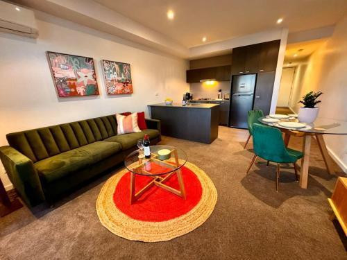 Ideal Quiet 1BR Prahran Apt Near Cafes Transport Room Type - Apartment