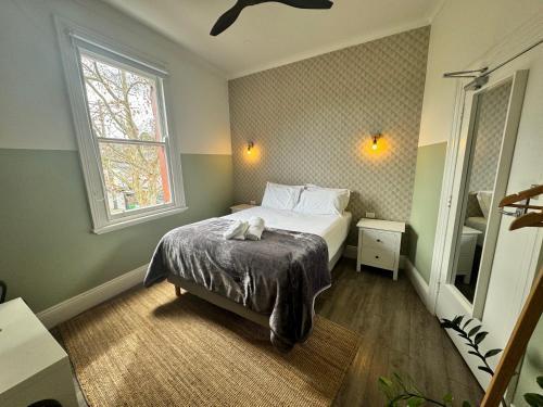Native Rose Hotel Room Type - Deluxe Park View Room with Shared Bathroom Native Rose Hotel Room Type - Deluxe Park View Room with Shared Bathroom