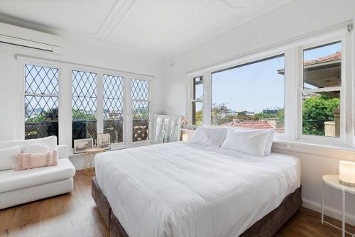 Large 1 Bdrm Light Filled with City Views, South Yarra - Tap to explore photos