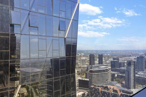 Lvl 54 West Side Place Best Location in Melb!