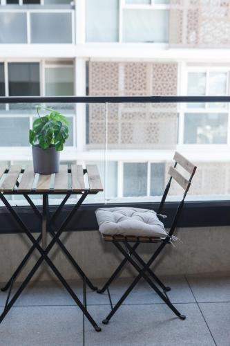 South Yarra resort living w. parking, gym, pool - Tap to explore photos