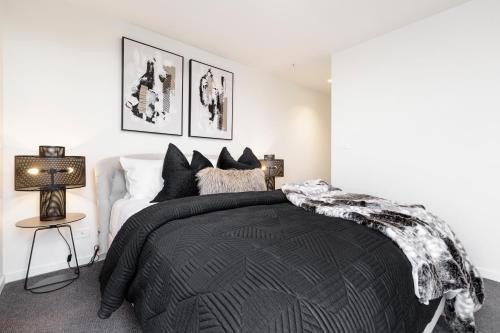 Suave Condo in Trendy PrahranSteps to Greville St - Tap to explore photos