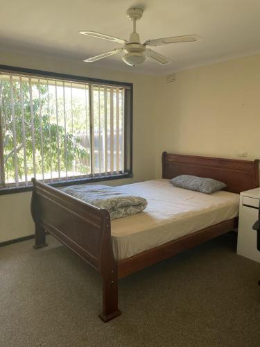 a 别墅大床间毗邻公园和公交车站 Room Type - Double Room
