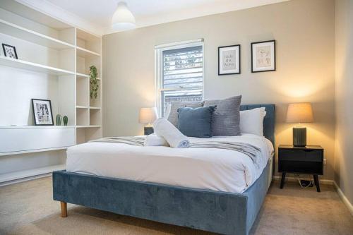 Charming house in Leichhardt - Tap to explore photos