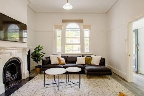 Beautiful & Ultra Convenient 4-bdrm Terrace - Tap to explore photos
