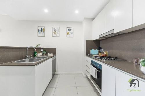 Vivid Unit Next to Campsie 6 mins to train station - Tap to explore photos