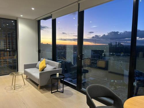 St Leonards | 1 Bed Prime Location & Views - Tap to explore photos