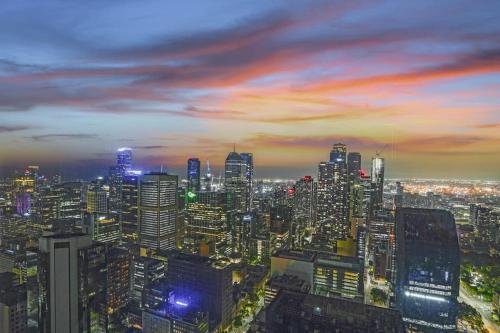 Impressive Skyline 2B2B1C in Mel Central - Tap to explore photos