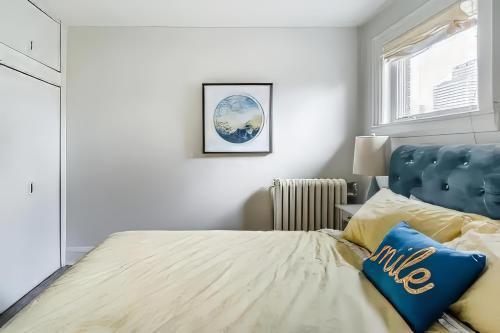 Double bedroom on up or 3 bedrooms in basement near Eglinton subway station - Tap to explore photos