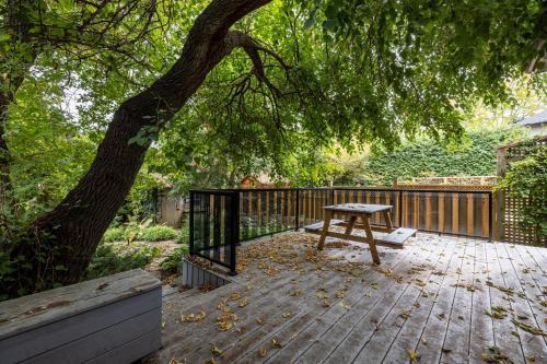 Double bedroom on up or 3 bedrooms in basement near Eglinton subway station - Tap to explore photos