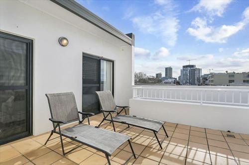 Fantastic Location and Comfort in Crows Nest SANT4 - Tap to explore photos