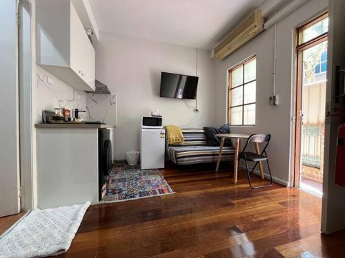 Comfortable Studio+free parking for small car - Tap to explore photos