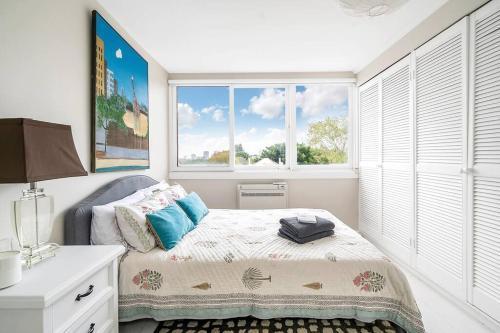 Ideal Location 3 bdr Paddo Terrace Parking & Pets