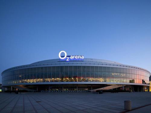 Stay2gether City Buzz Apt - O2 arena - Sleeps 6 - Tap to explore photos