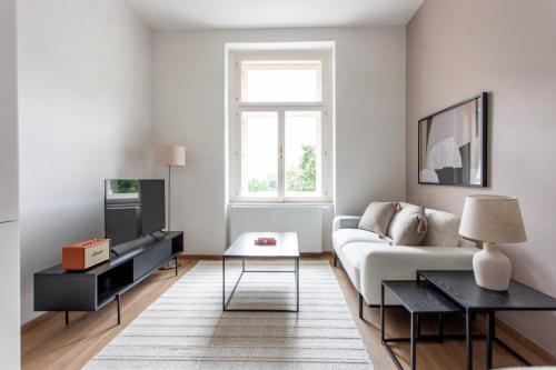 Blueground Vršovice furnished equipped PRG-5 - Tap to explore photos