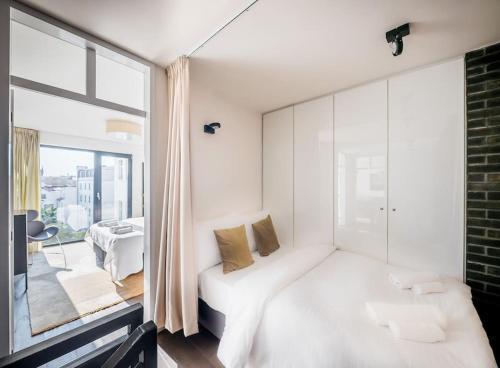 5BR+2Bath Old Town Loft Luxe Brickhouse, A/C