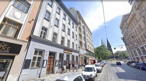 Best location in Prague! 4 bedrooms and super host!