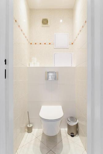 Apart with 3 bedroom for family - Tap to explore photos