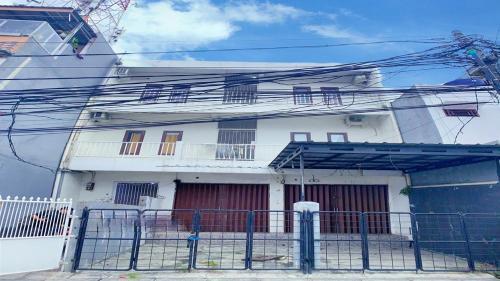 Guest House Natasya Priok by Nusalink - Tap to explore photos
