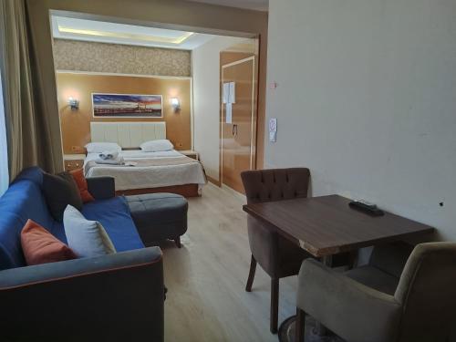 mars hotel Room Type - Deluxe King Room