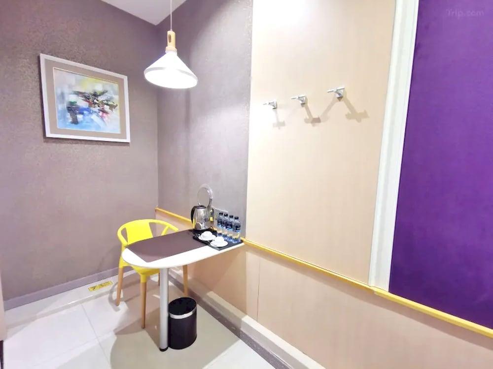 Podstel Hostel Bangkok - Tap to explore photos