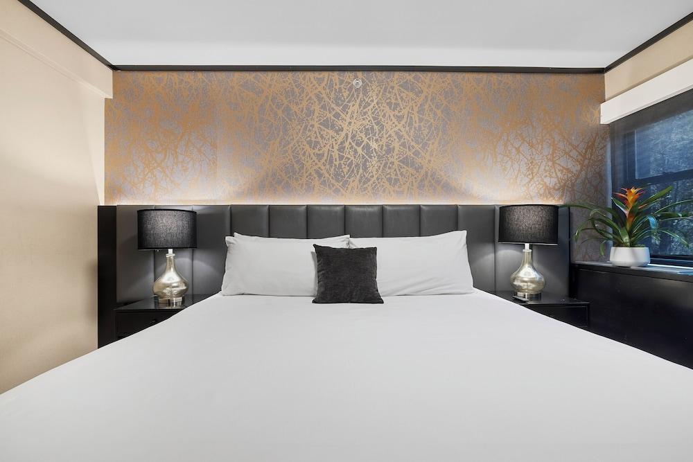 Hudson Yards Hotel Room Type - The Manhattan Suite