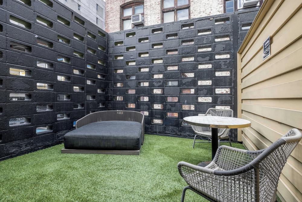 Hudson Yards Hotel Room Type - Backyard Queen