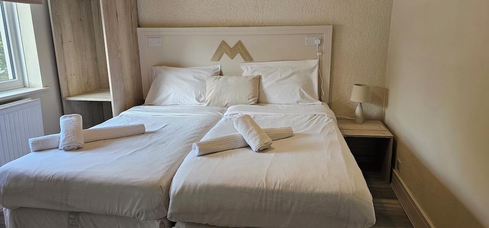 MSM Arena Hotel Room Type - Deluxe Twin Room, 2 Twin Beds