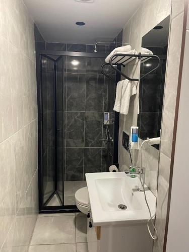 Edwin PLUS - Tap to explore photos