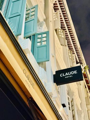 Claude Hotel - Tap to explore photos