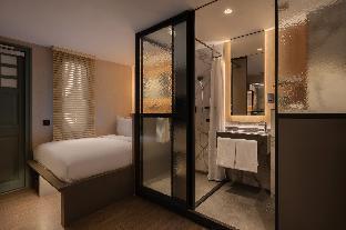 Claude Hotel Room Type - Deluxe Suite