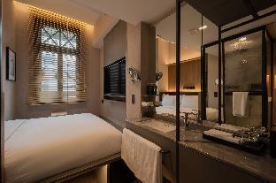 Claude Hotel Room Type - Deluxe Window